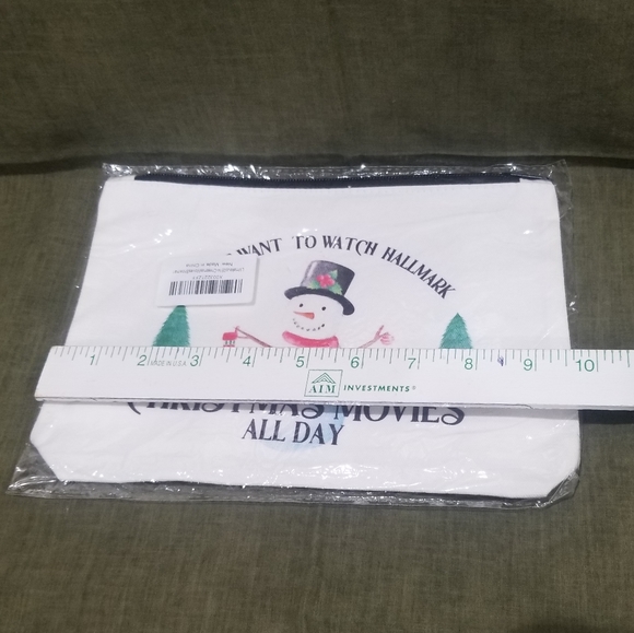 Christmas Cosmetic Travel Bag - Picture 4 of 9